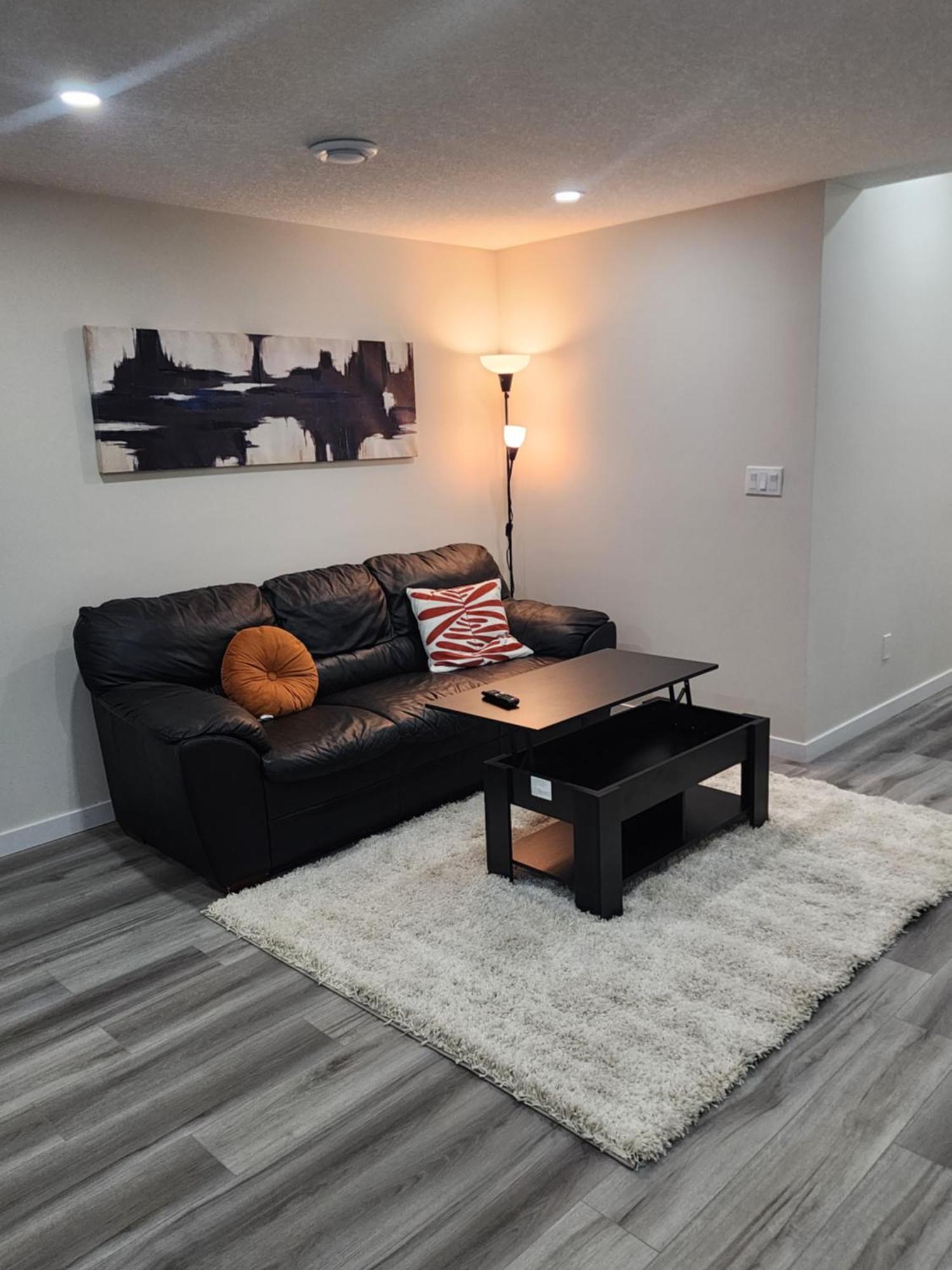 カルガリーTrendy 2-Bed Oasis Awaits!アパートメント エクステリア 写真