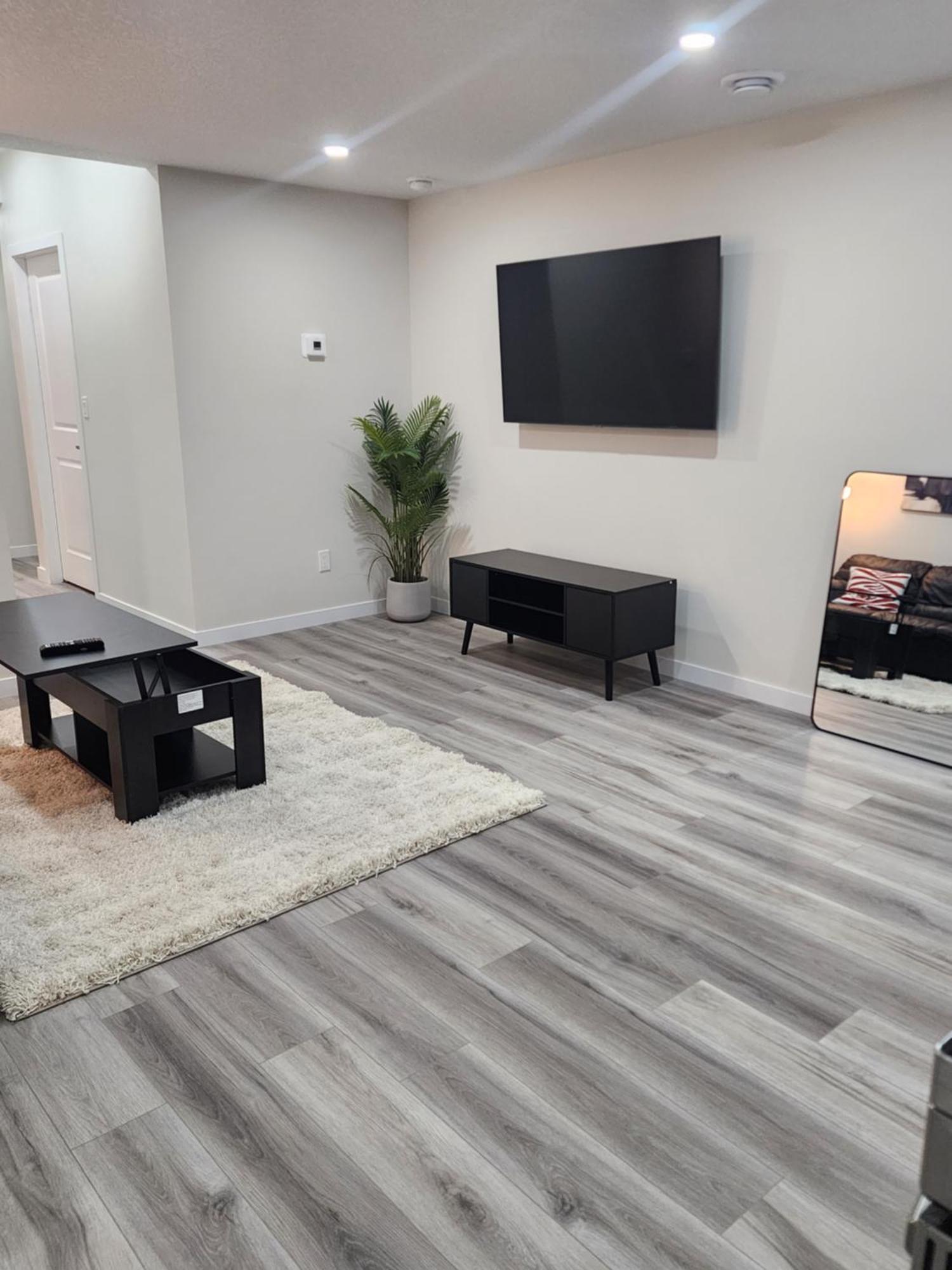 カルガリーTrendy 2-Bed Oasis Awaits!アパートメント エクステリア 写真